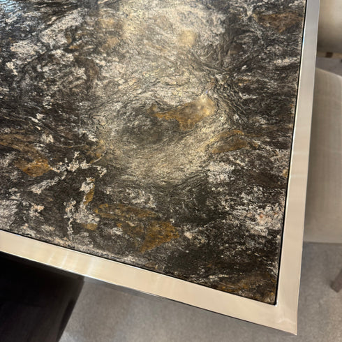 Nio Dining Table